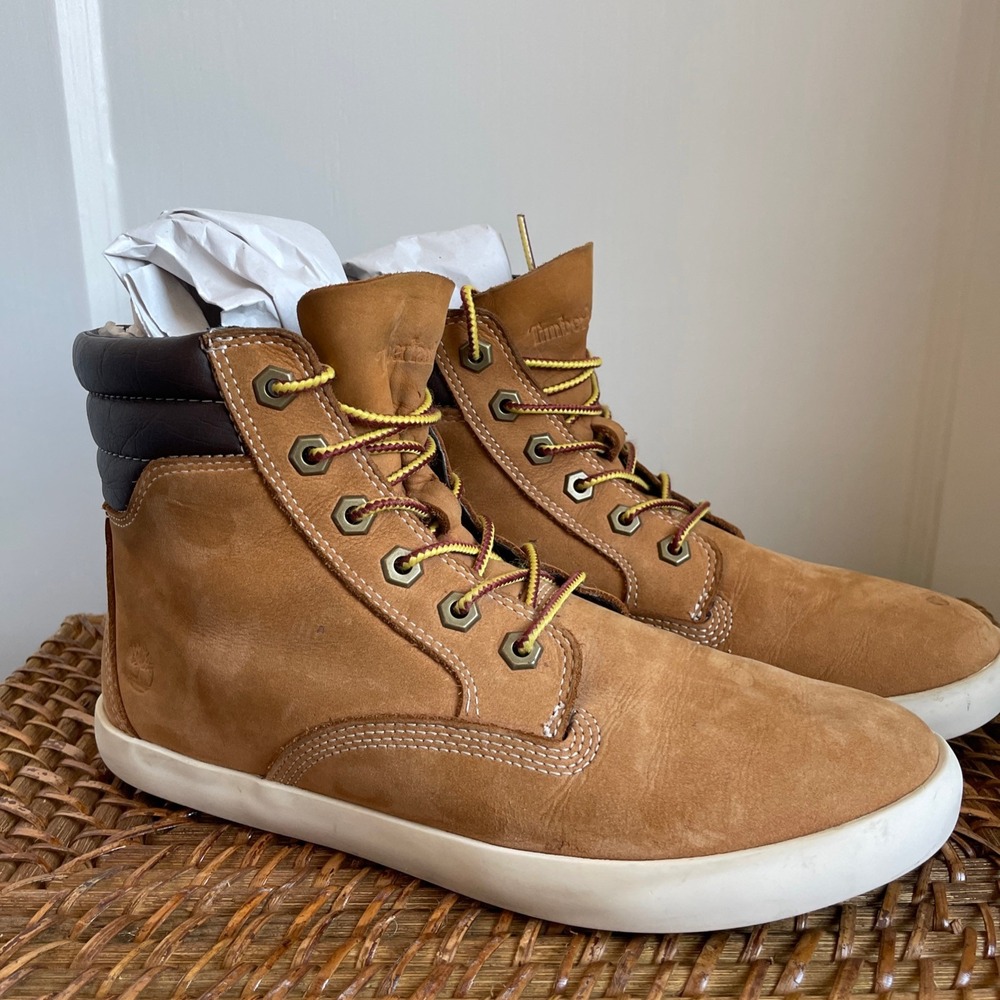 Timberland Daausette‎ Wheat Nubuck Leather Sneaker Boots Womens 8.5 A1KLZ